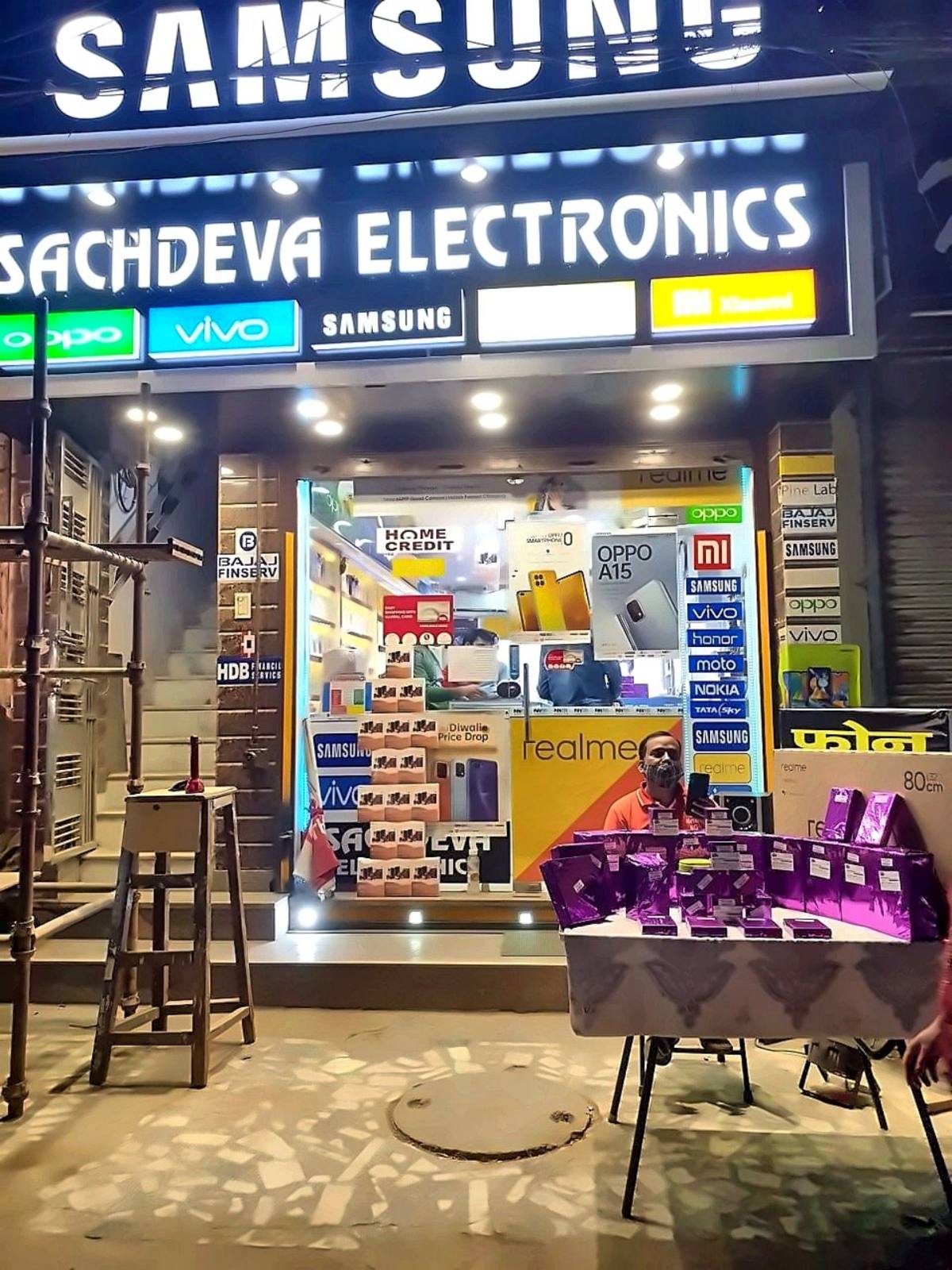 Sachdeva Electronics storefront, Rashid Market
