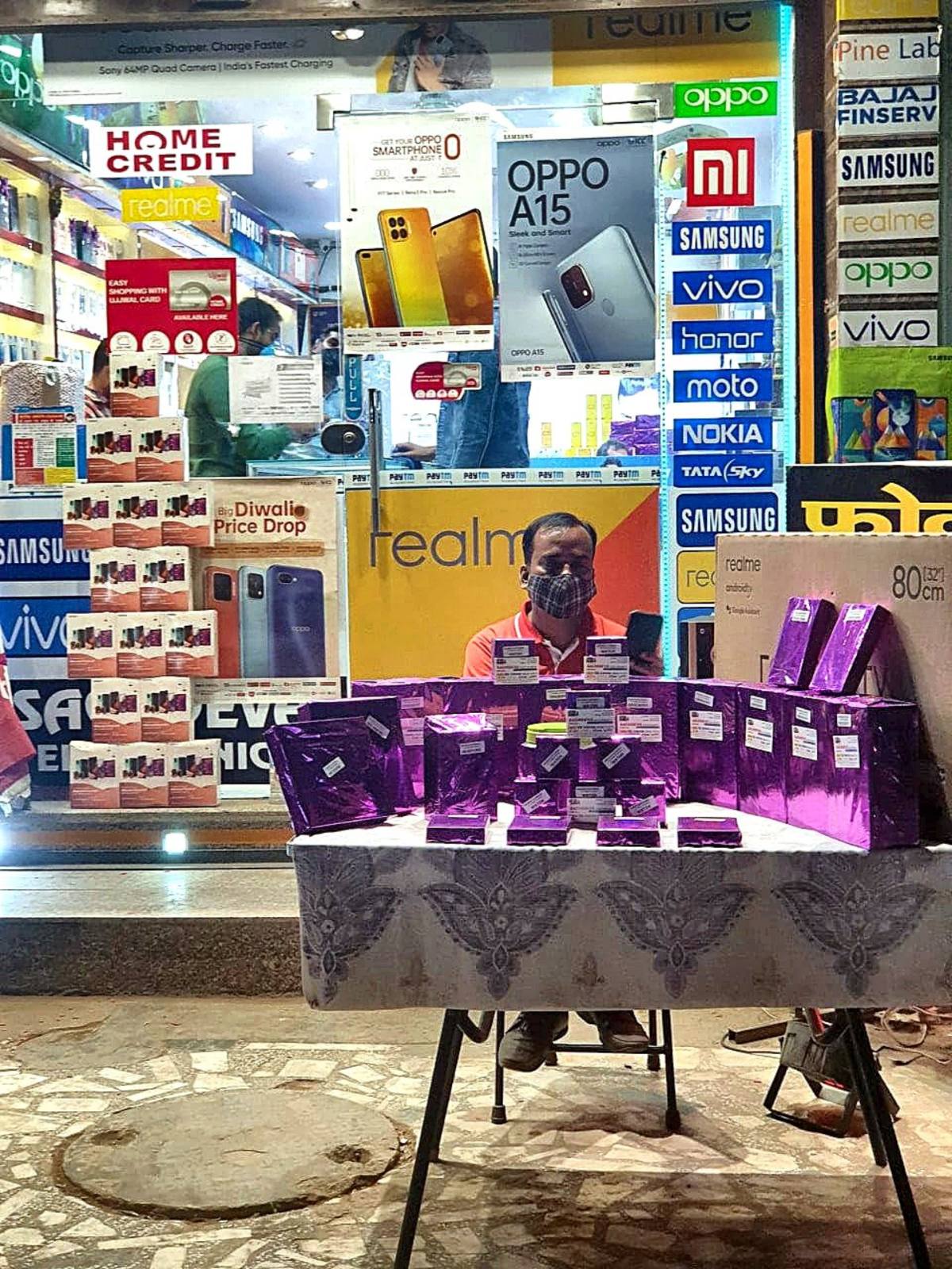 Sachdeva Electronics evening display counter